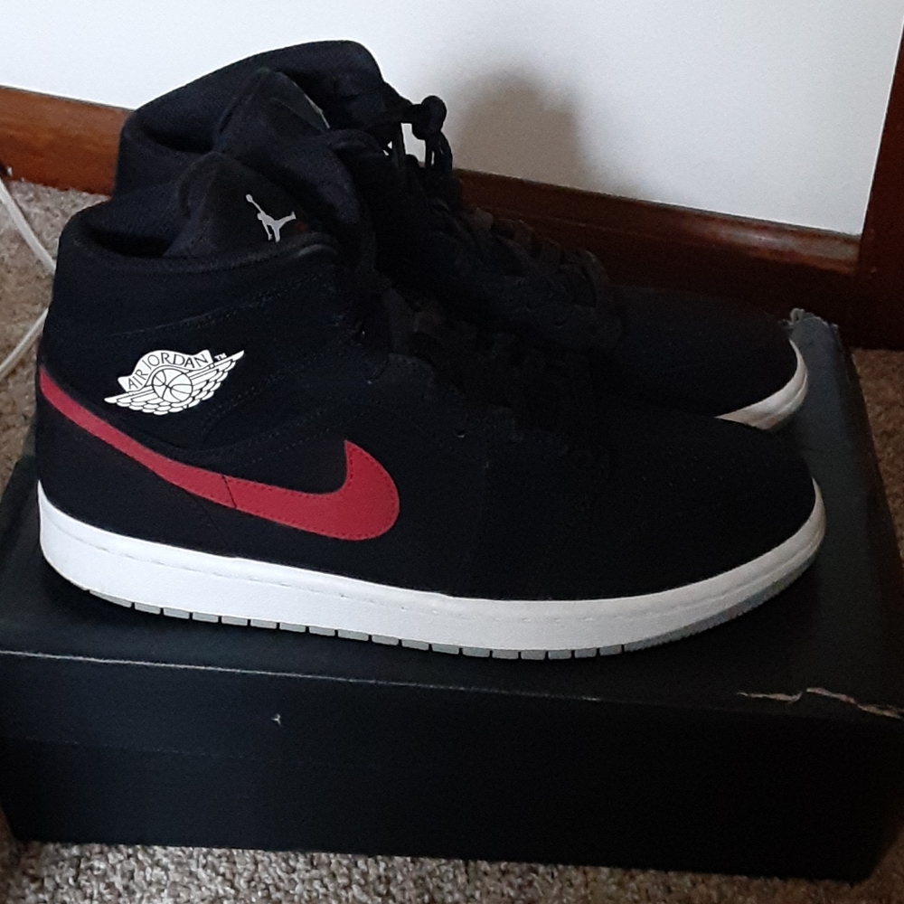 Jordan 1 Multicolor swoosh.